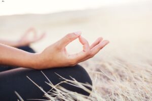 Lire la suite à propos de l’article Le rôle de l’hypnose et du yoga dans le bien être mental et physique